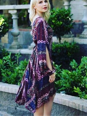 Nostalgia Dress Paisley - handkerchief hem - burgundy red Midi crochet trim M/L